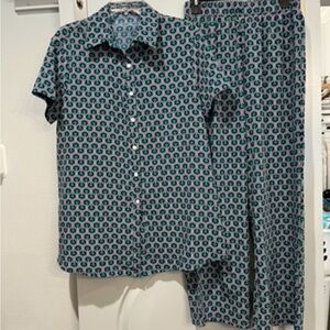 SHEIN Geometric navy Blue and Kelly Green pajama Set. So chic!